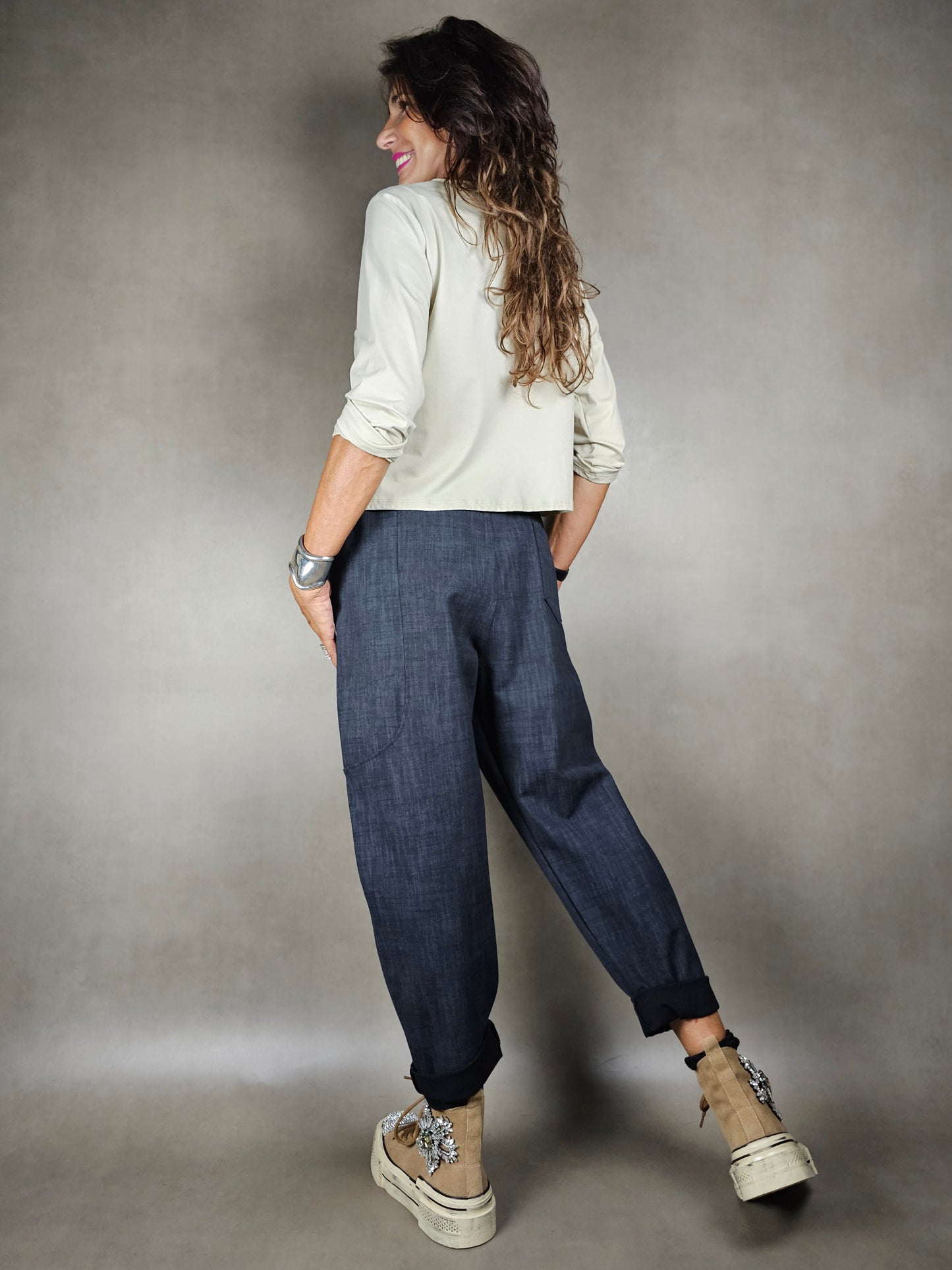 oversized trousers in 65vi30pa5 textured fabric