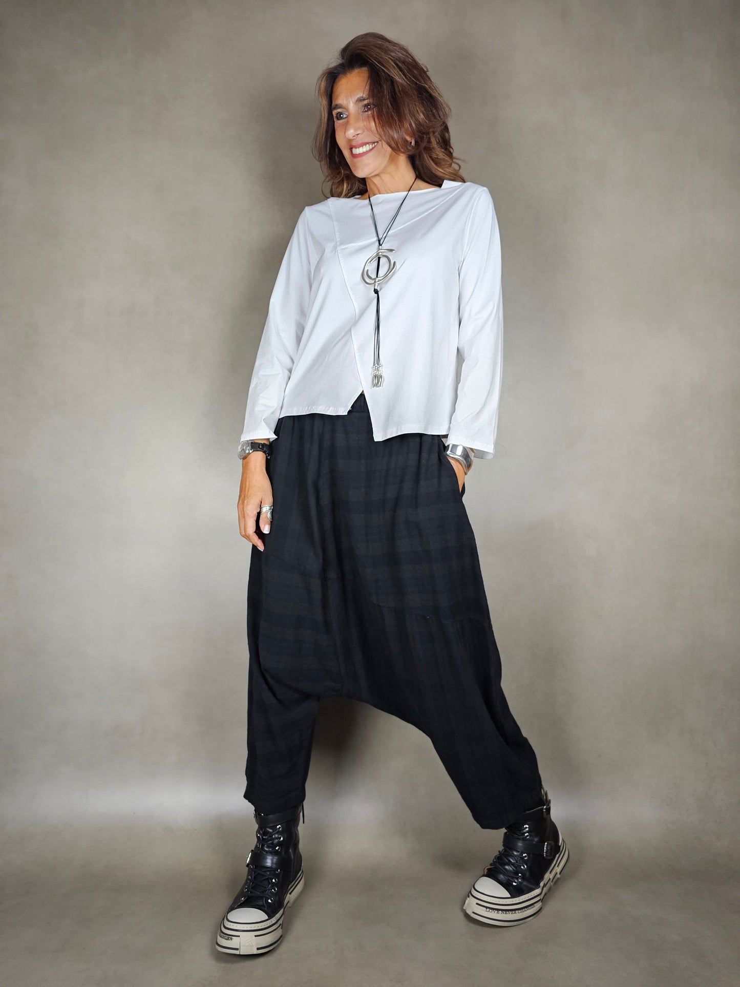 100co low crochet squared trousers