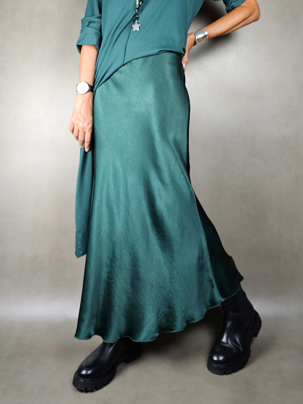 viscose satin longuette skirt