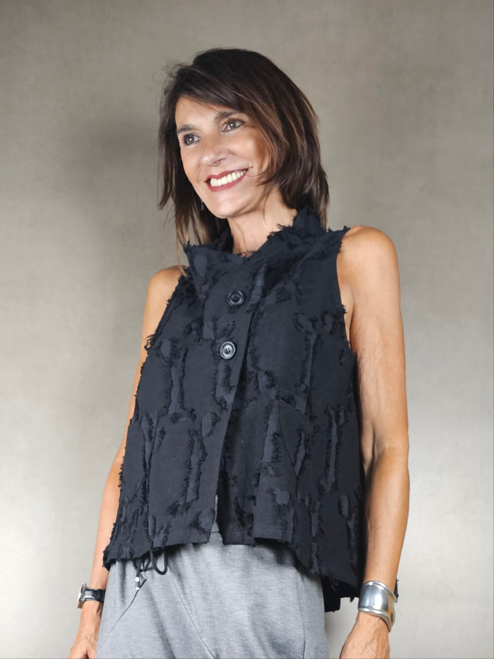 fringed vest two pockets three bots 75co21li4vi