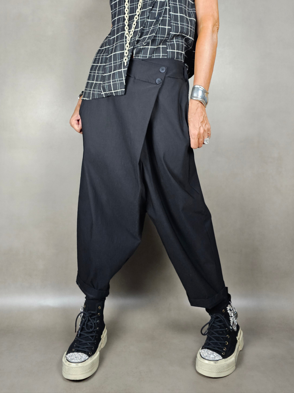 low crotch trousers due bot benga 77vi20pa3ea