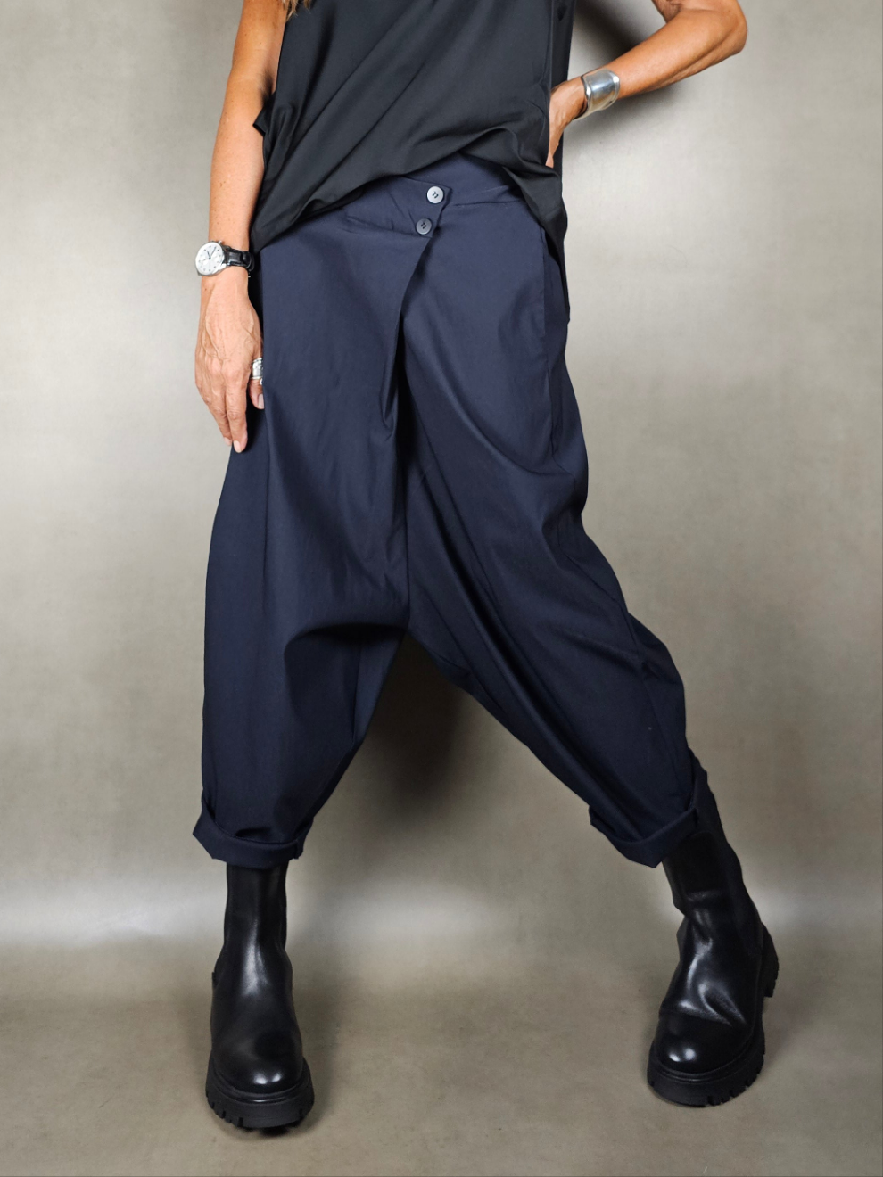 low crotch trousers due bot benga 77vi20pa3ea