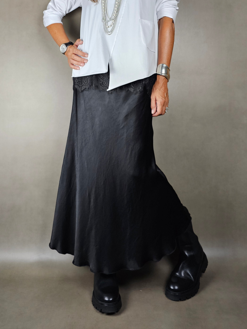 viscose satin longuette skirt