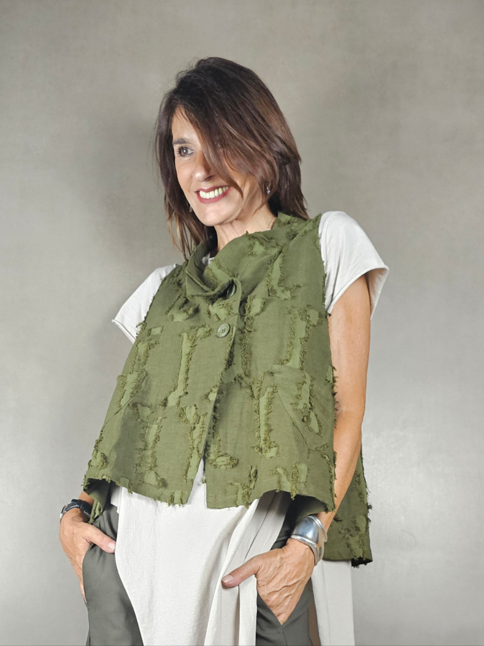 fringed vest two pockets three bots 75co21li4vi